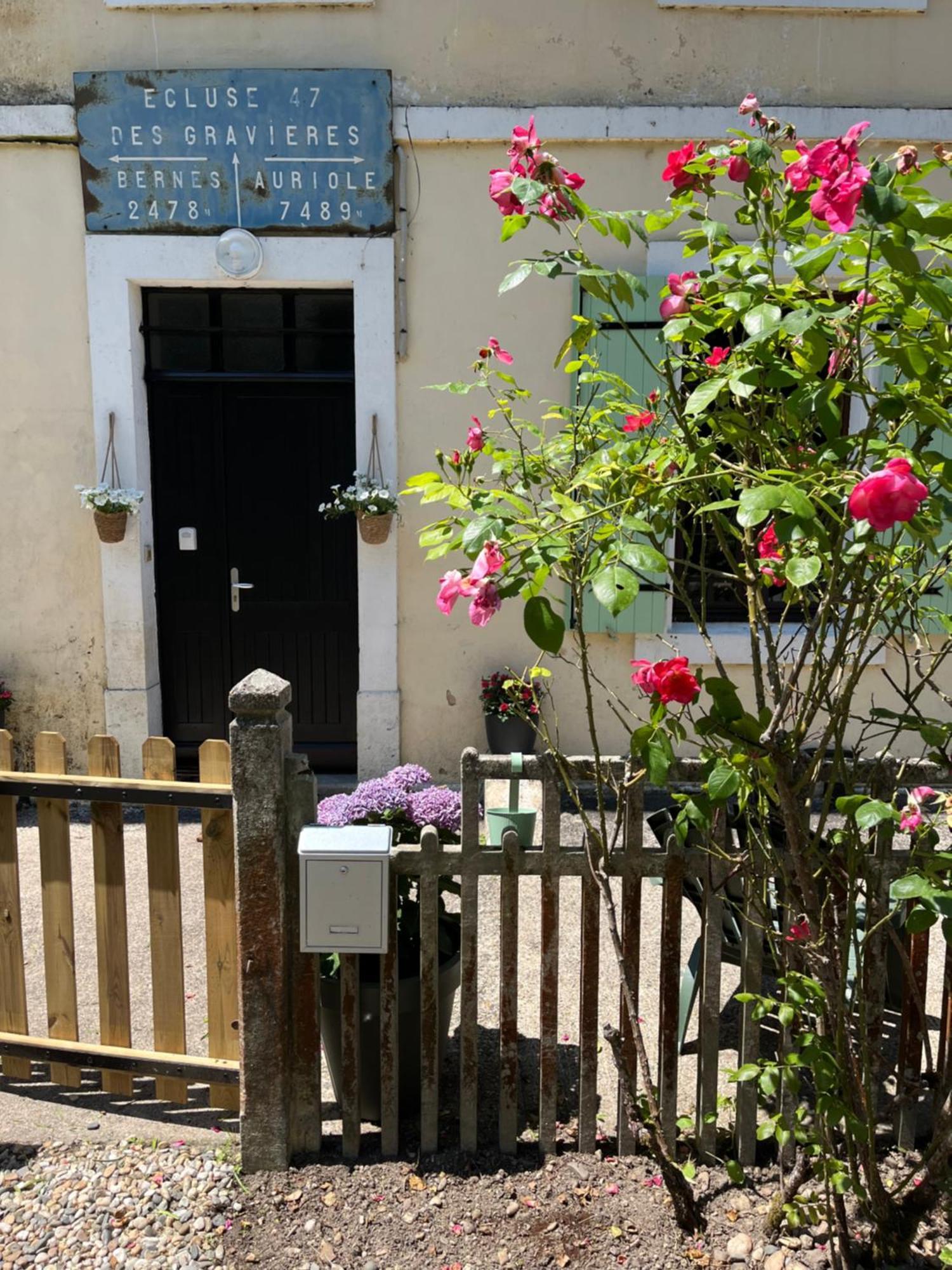 Maison Eclusiere Le Coup De Pompe Meilhan-sur-Garonne Exterior photo